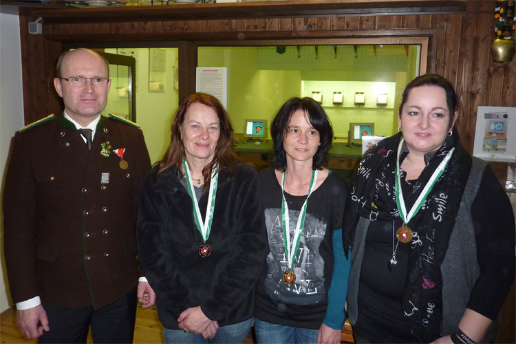 Siegerbild Damen mit Edeltraud Kurz