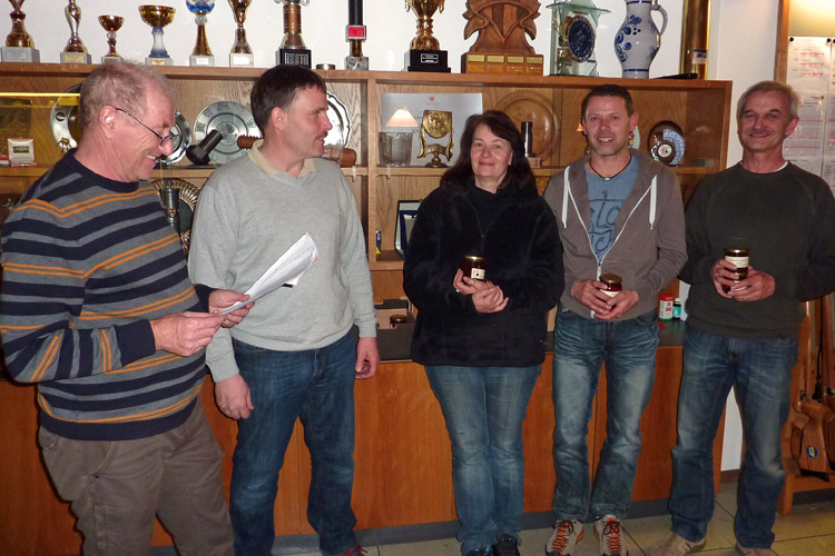 2015 Blitzturnier 2 Siegerbild Sitzend A-Bewerb