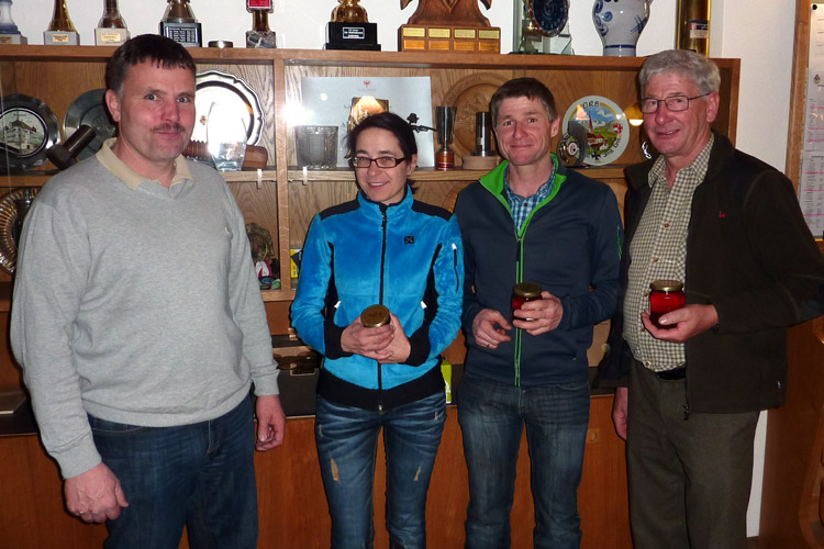 2015 Blitzturnier 3 Siegerbild Sitzend B-Bewerb