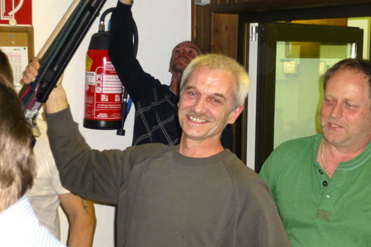 Rainer Kurz in Siegespose