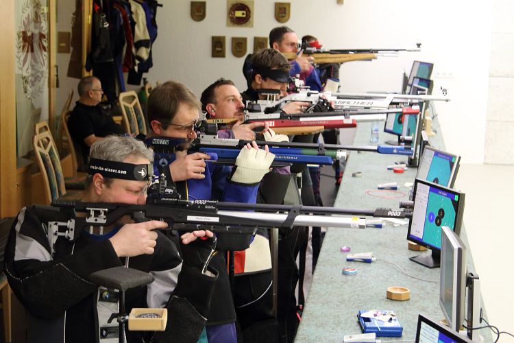 2016 Bezirksmeisterschaft LG 11 Schützen im Stehend-Anschlag