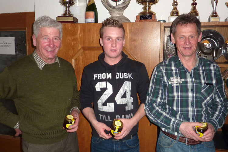 Siegerbild B-Bewerb sitzend