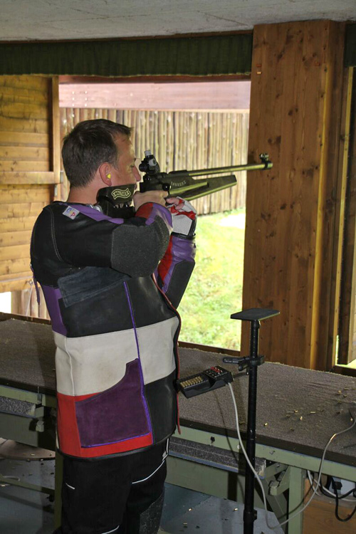 Edwin beim Stehend-Anschlag