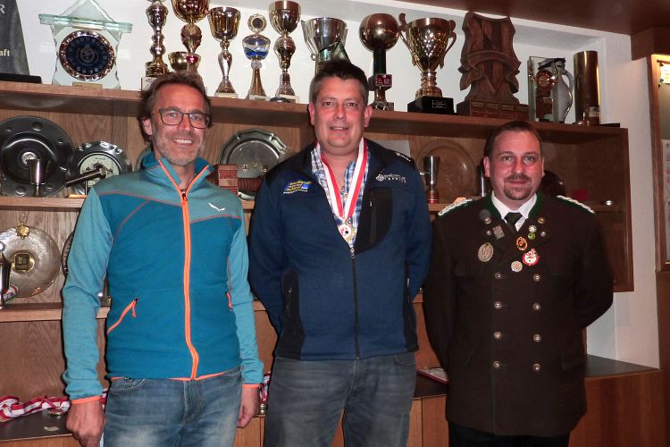 2019 Jahreshauptversammlung 13 Herren aufgelegt