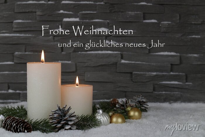frohe weihnachten und ein gutes neues jahr weihnachtskarte deutsche sprache deko aus kerzen und weihnachtskugeln im schnee 700 234319041